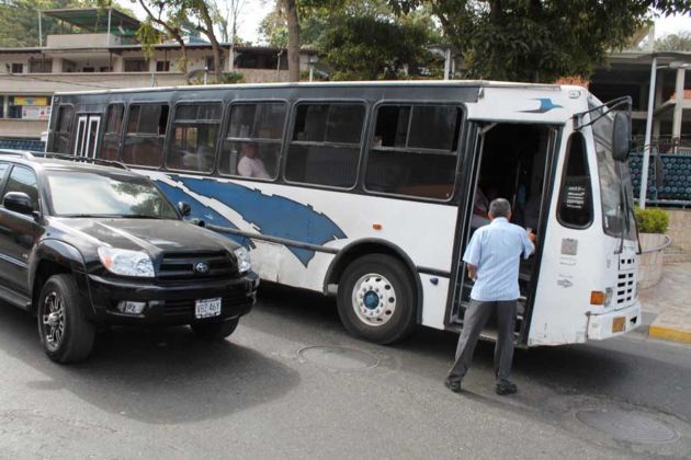 En Nueva Esparta los transportistas limitan servicios para ahorrar cauchos