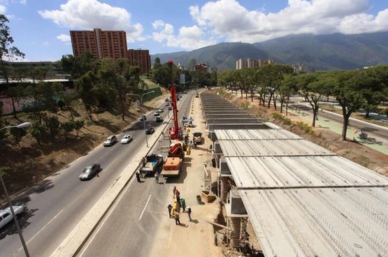 Cerrarán parcialmente la autopista Valle-Coche este domingo