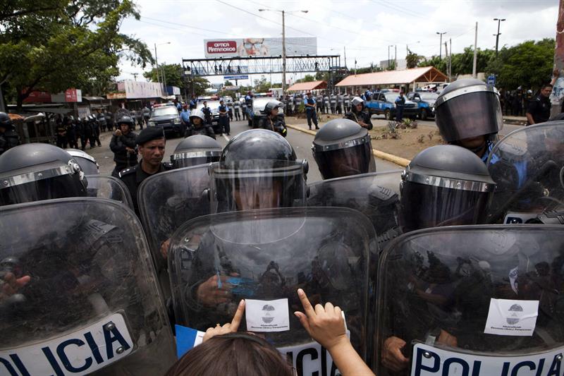 Asesinan a cinco policías para liberar a un detenido en Nicaragua