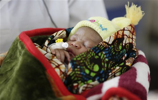 Sobreviviente de ébola da a luz a bebé en Sierra Leona