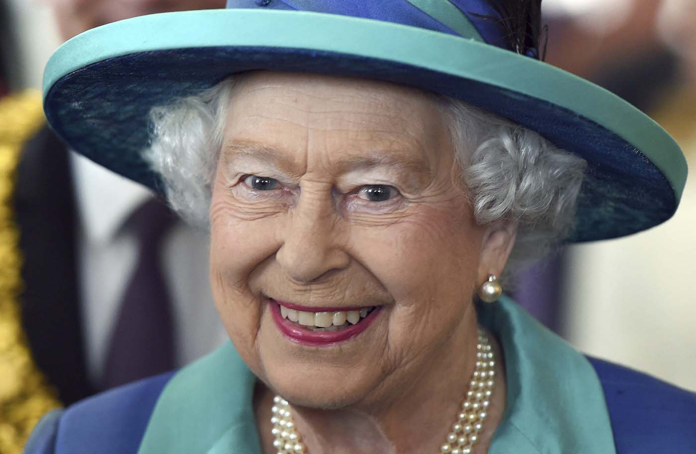 Isabel II entra en la historia con el reinado más largo