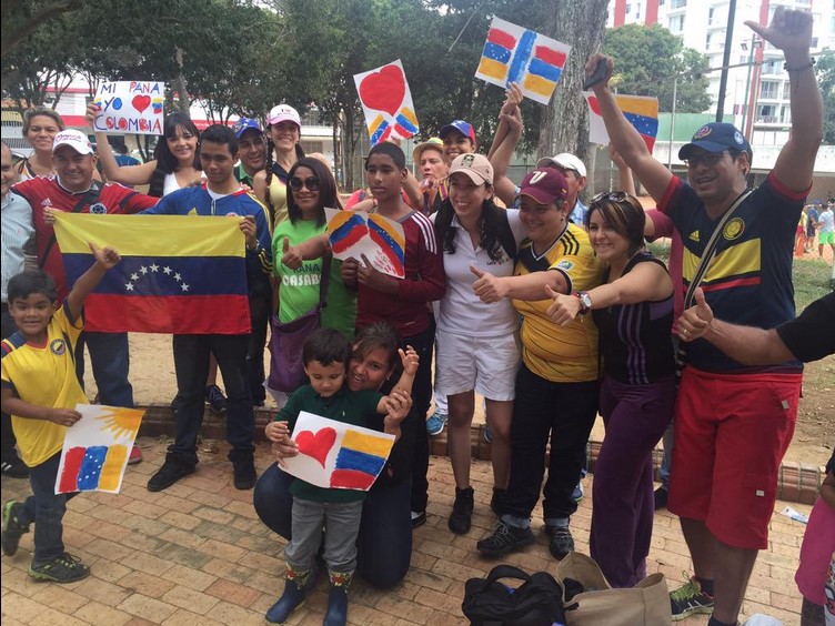 Venezolanos promueven un ‘”Abrazatón” en Colombia