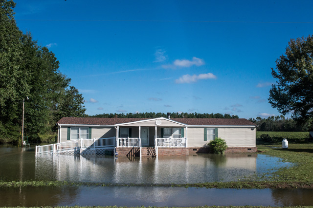 Sube a 16 el saldo de muertos por inundaciones en el sureste de EEUU