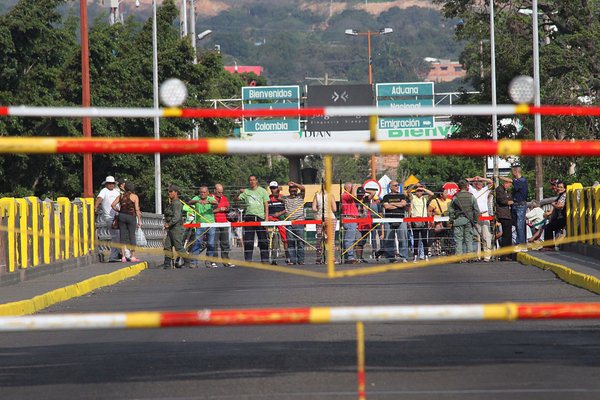 Cerrado paso peatonal por los puentes internacionales por elecciones de 6D