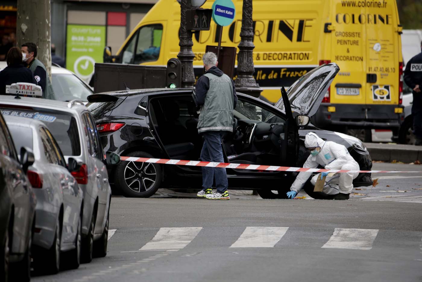 Francia evita un nuevo atentado en París