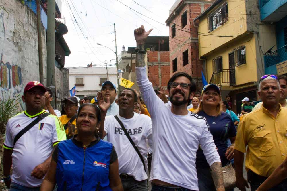 Pizarro recorrió Petare para agradecer la victoria del 6D