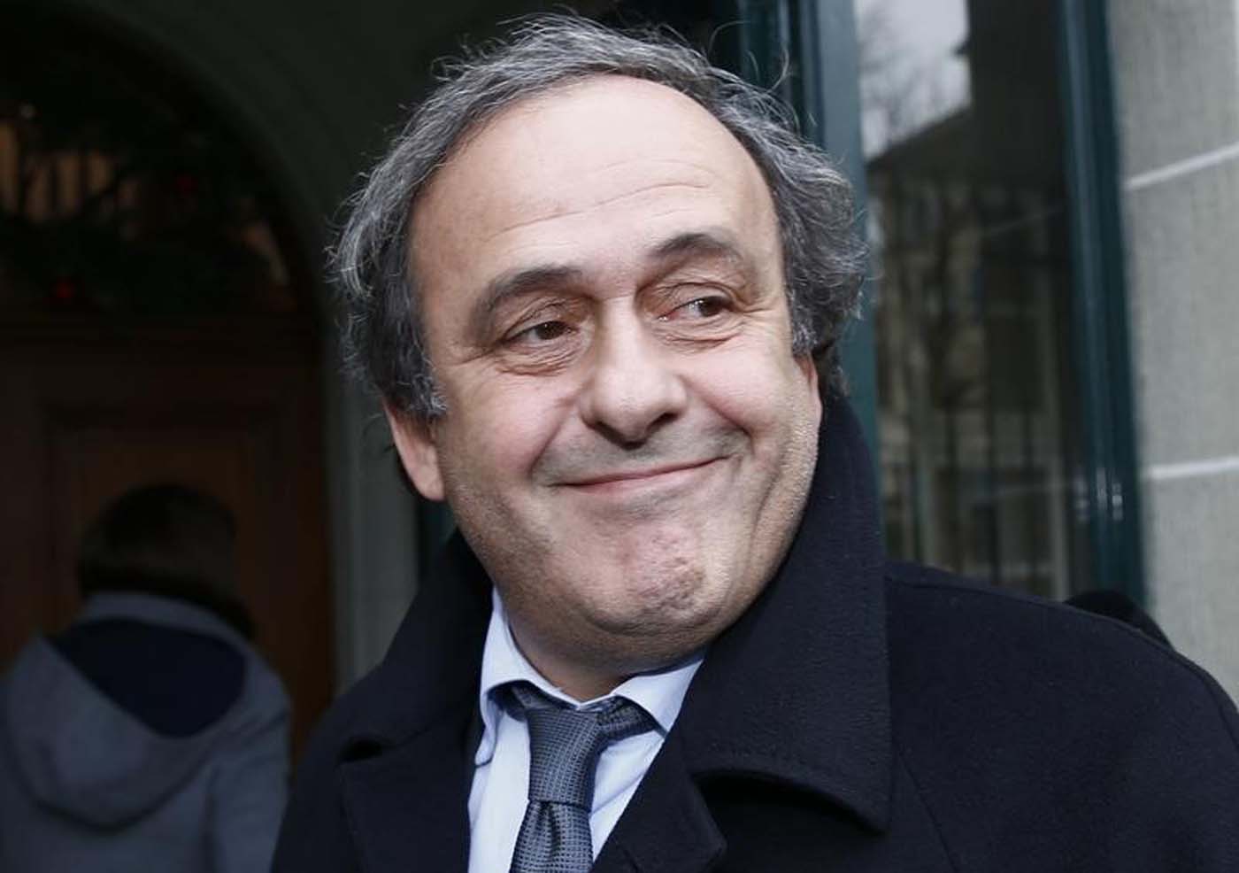 Platini critica el  freno deliberado y cínico a su candidatura a la FIFA