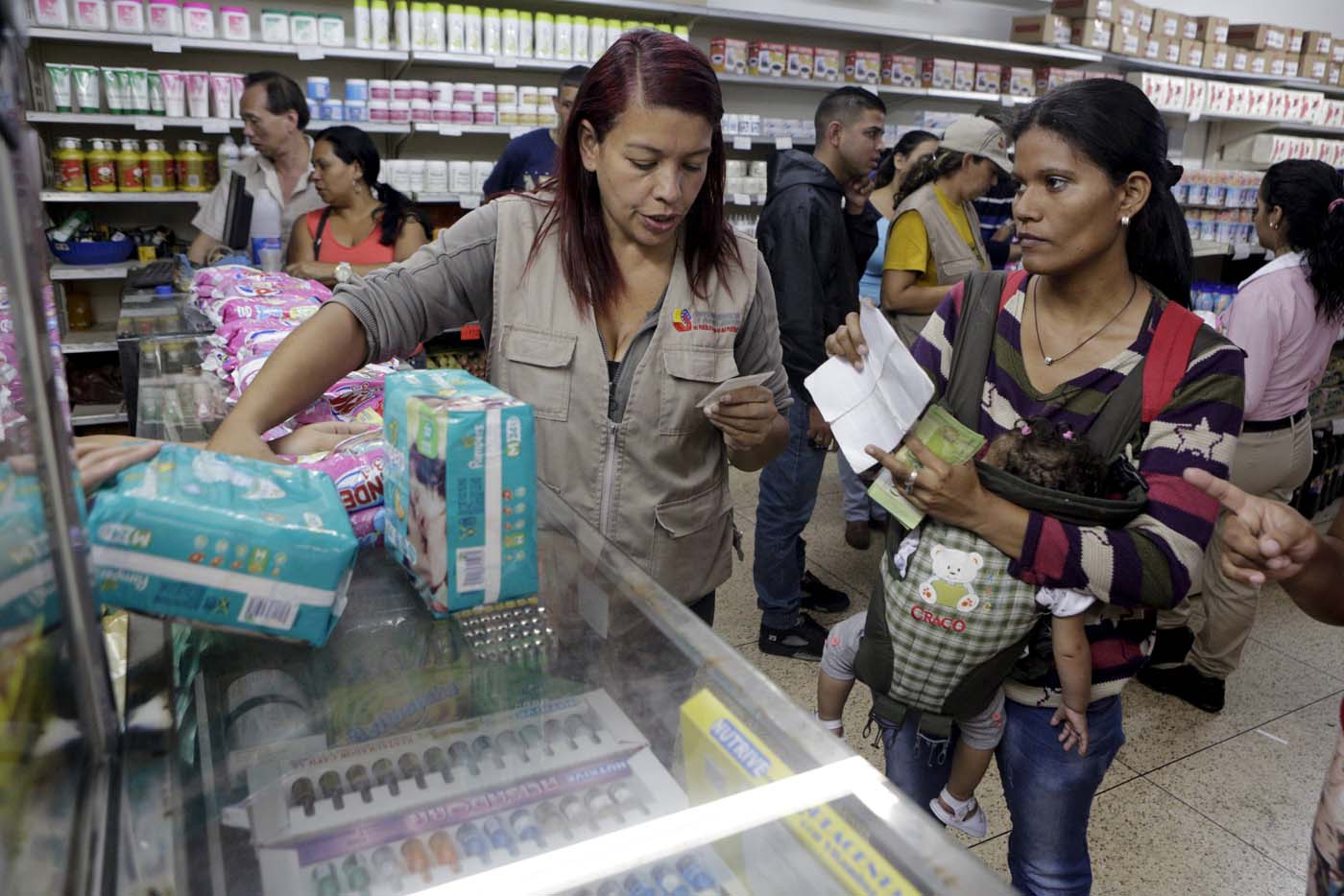 Fabricantes piden aumento de precio de venta de pañales, papel tualé y absorbente