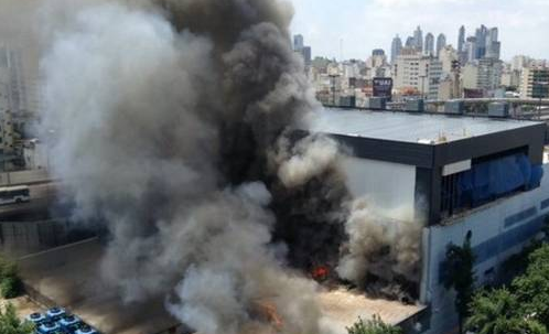 Incendio en Canal 13 y TN de Argentina: Evacuaron los estudios y se cortó la transmisión