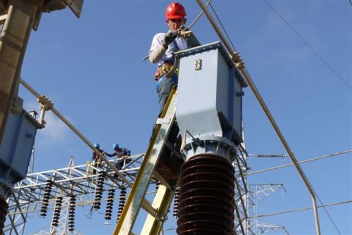 Reportan que varios sectores del municipio Baruta se encuentran sin servicio eléctrico #19May