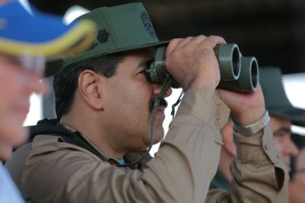 Expertos y políticos critican Industria Militar Petrolera en Venezuela