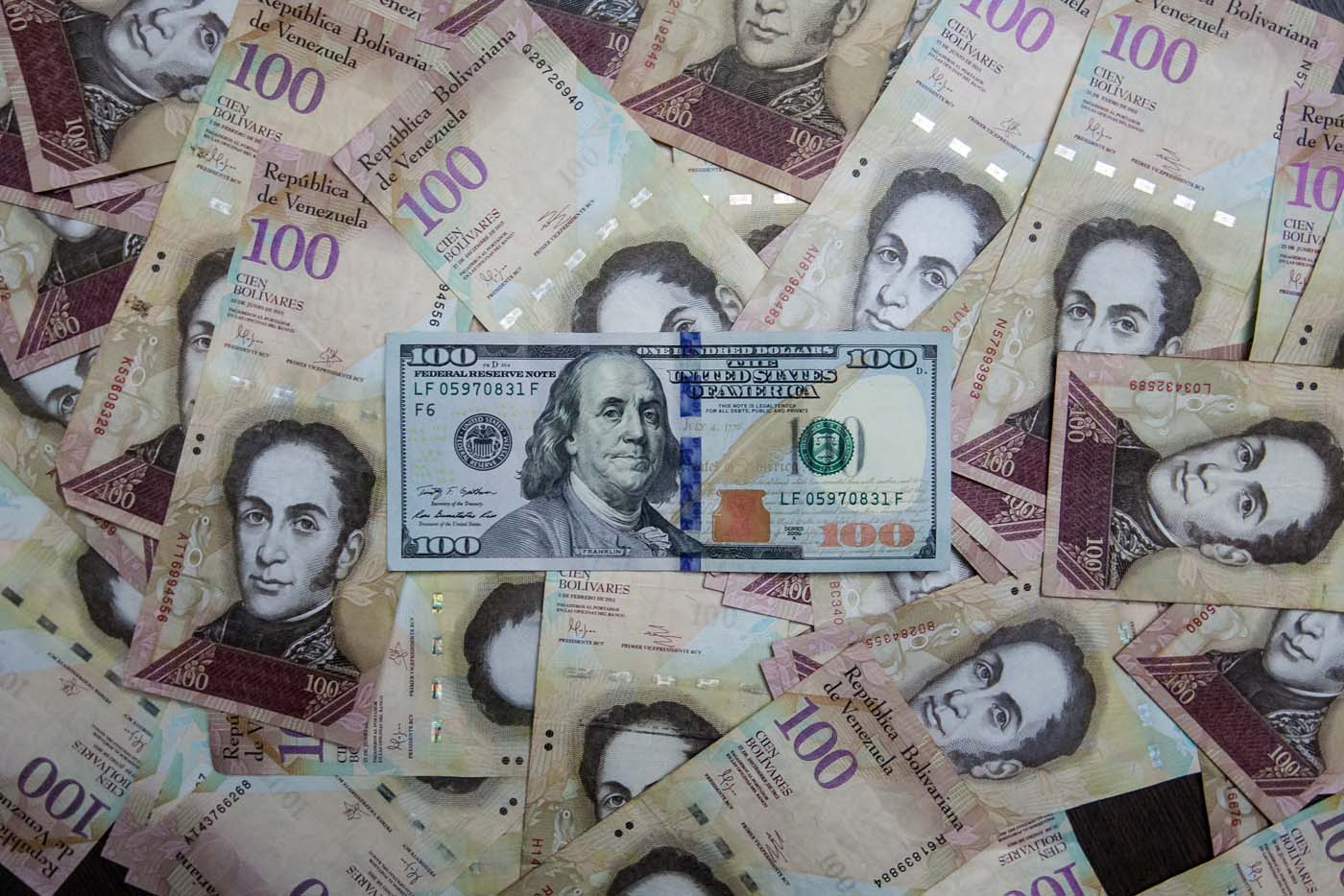 Simadi con leve alza en la jornada: Moneda se devalúa a Bs. 549,40 por dólar