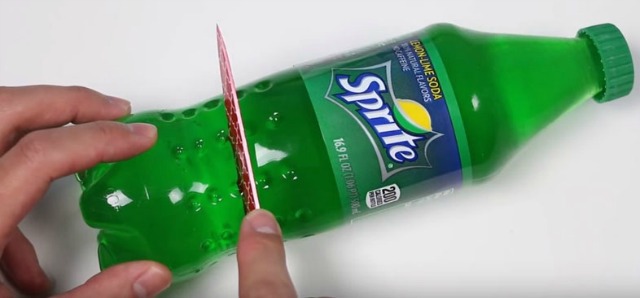Una botella de gelatina se vuelve viral en Internet (Video)