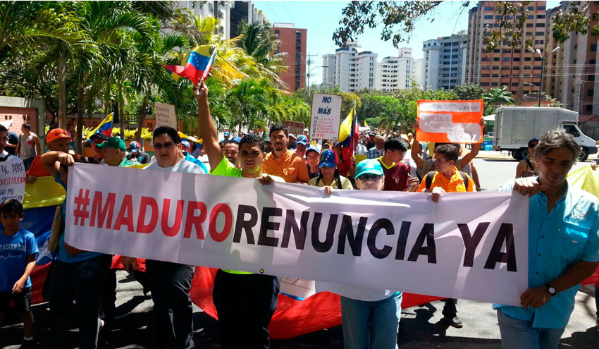 Carabobeños exigen la renuncia de Maduro (fotos)