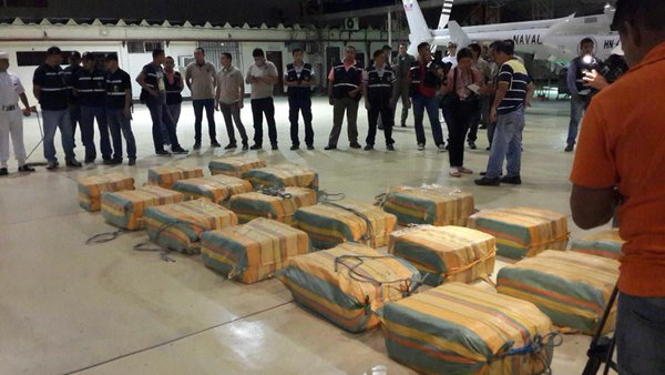 Armada de Ecuador decomisó un gran lote de droga en operativos cerca de islas Galápagos