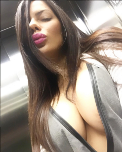¡Lo volvió hacer! “Miss nalgotas” posó desnuda para famosa revista y convulsionó Instagram