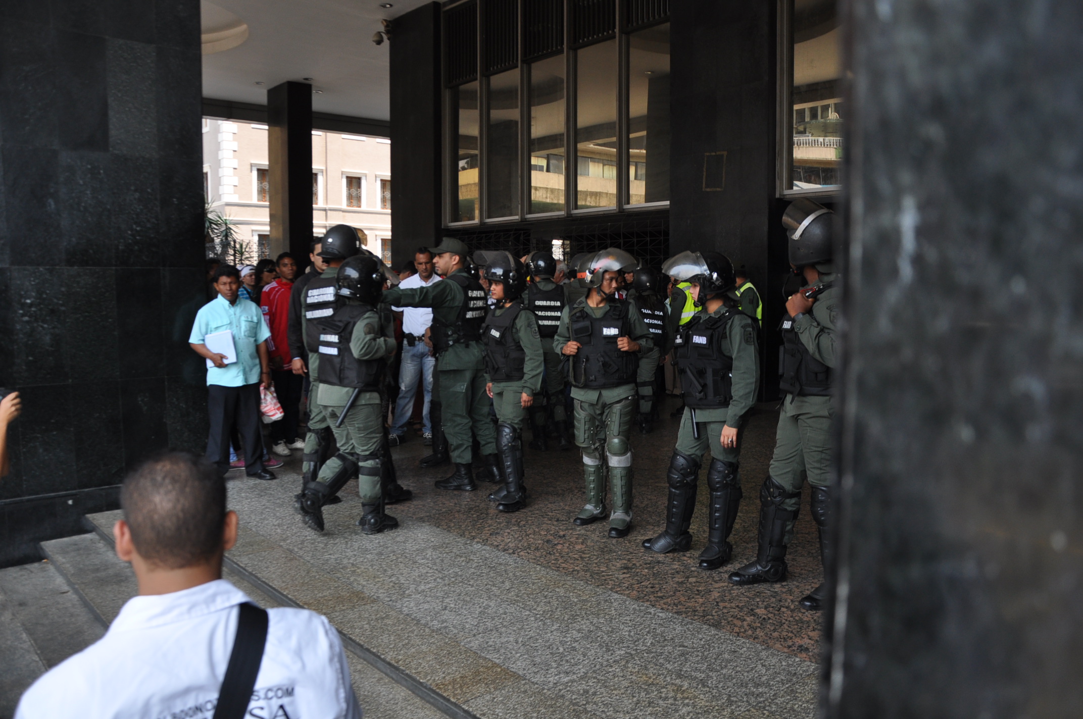 Amparo del TSJ prohíbe protestas en los alrededores de sedes del CNE (documento)