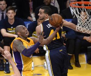 Kobe Bryant se despidió de la NBA anotando 60 puntos (Fotos y video)