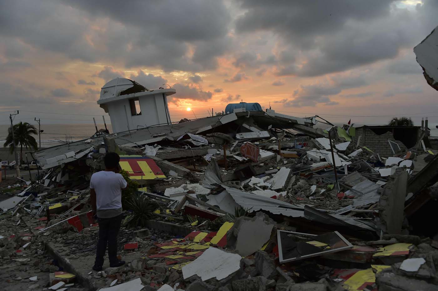 Unas 20.000 personas quedaron sin hogar tras sismo en Ecuador