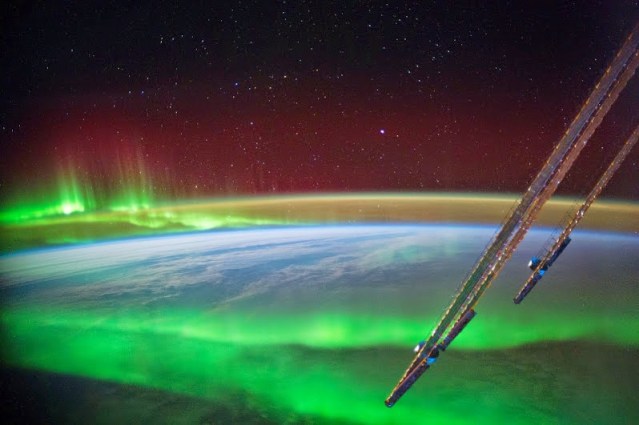 Aurora-boreal-captada-desde-el-espacio-por-los-miembros-de-la-tripulacion-en-la-Estacion-Espacial-Internacional-...Imagen-de-NASA.