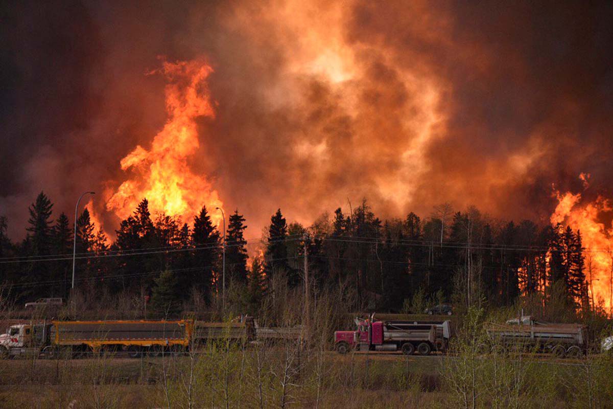 FOTOS: Voraz incendio en Canadá alcanzó diez veces el tamaño de Manhattan