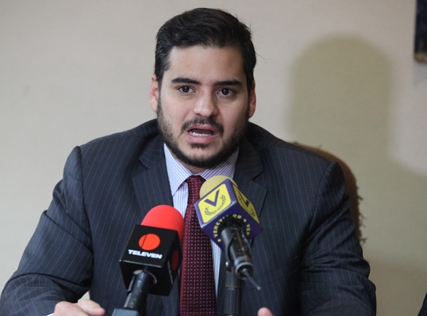 Armando Armas: Trabas del CNE y represión no detendrán la decisión del pueblo de salir de Maduro