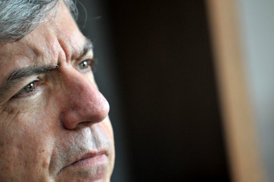 Gaviria, otro expresidente colombiano que se aleja de Juan Manuel Santos