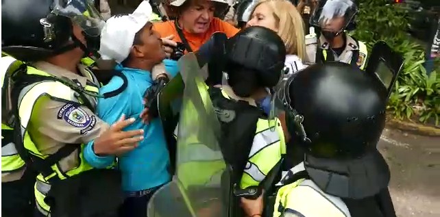 Disturbios en Plaza Venezuela y Las Palmas: Varios detenidos (Video)
