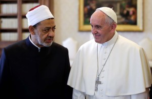 Reunión histórica del Papa con el gran imán Ahmed al Tayeb en el Vaticano