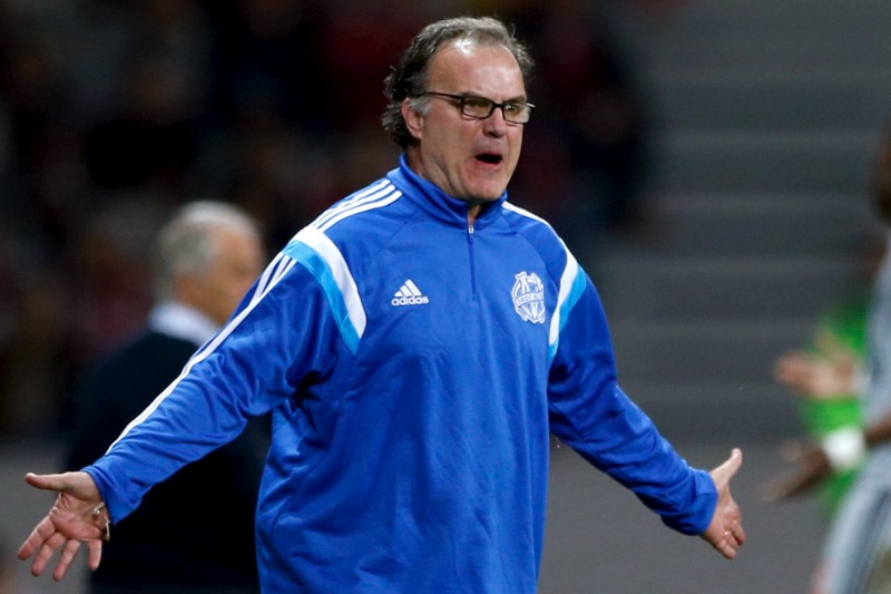 Marcelo Bielsa dimite como técnico del Lazio y el club prepara acción legal