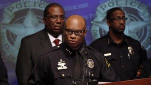 Refuerzan la seguridad del Departamento de Policía de Dallas por una amenaza