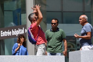 Gritos de rabia en hospital de Niza al enterarse de la muerte de su hijo Kyllian (fotos)