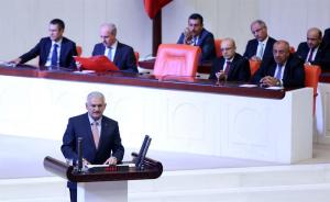 El Parlamento turco celebra su primera sesión tras el fallido golpe de Estado