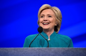 Hillary Clinton asiste a la convención con una mayoría asegurada