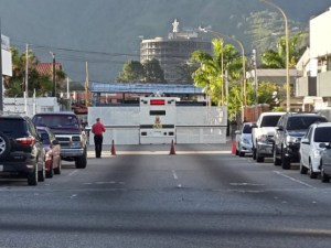 Cerraron accesos al CNE de Mérida