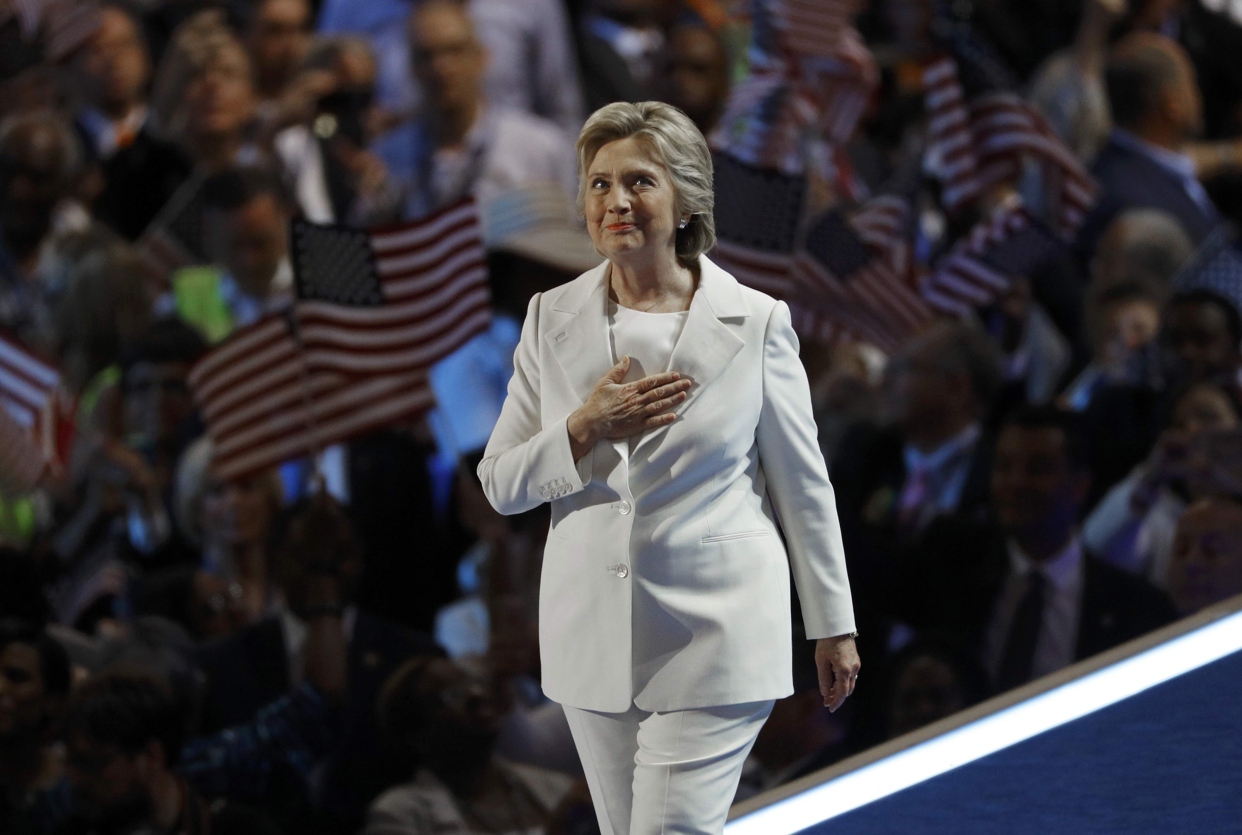 Hillary Clinton aceptó nominación como candidata demócrata y ser la presidenta de todos los estadounidenses