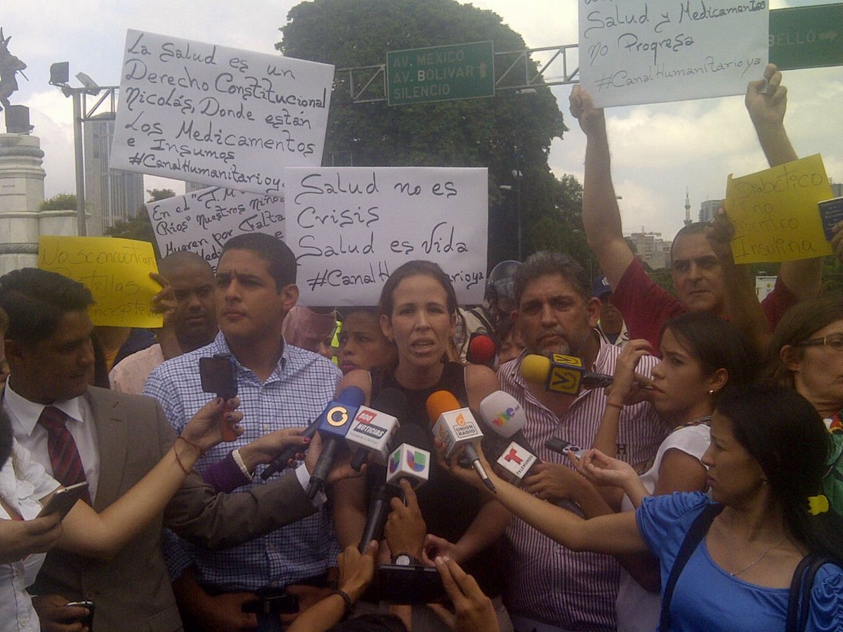 Manuela Bolívar: Junto a los médicos y pacientes nos sumamos a exigir el revocatorio