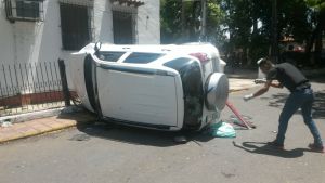 Murió un delincuente luego de haber robado una camioneta en la Plaza Bolívar de Río Chico