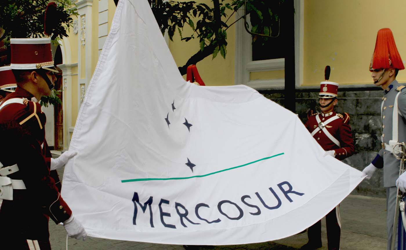 Presidentes de Paraguay y Brasil  analizarán situación de Mercosur