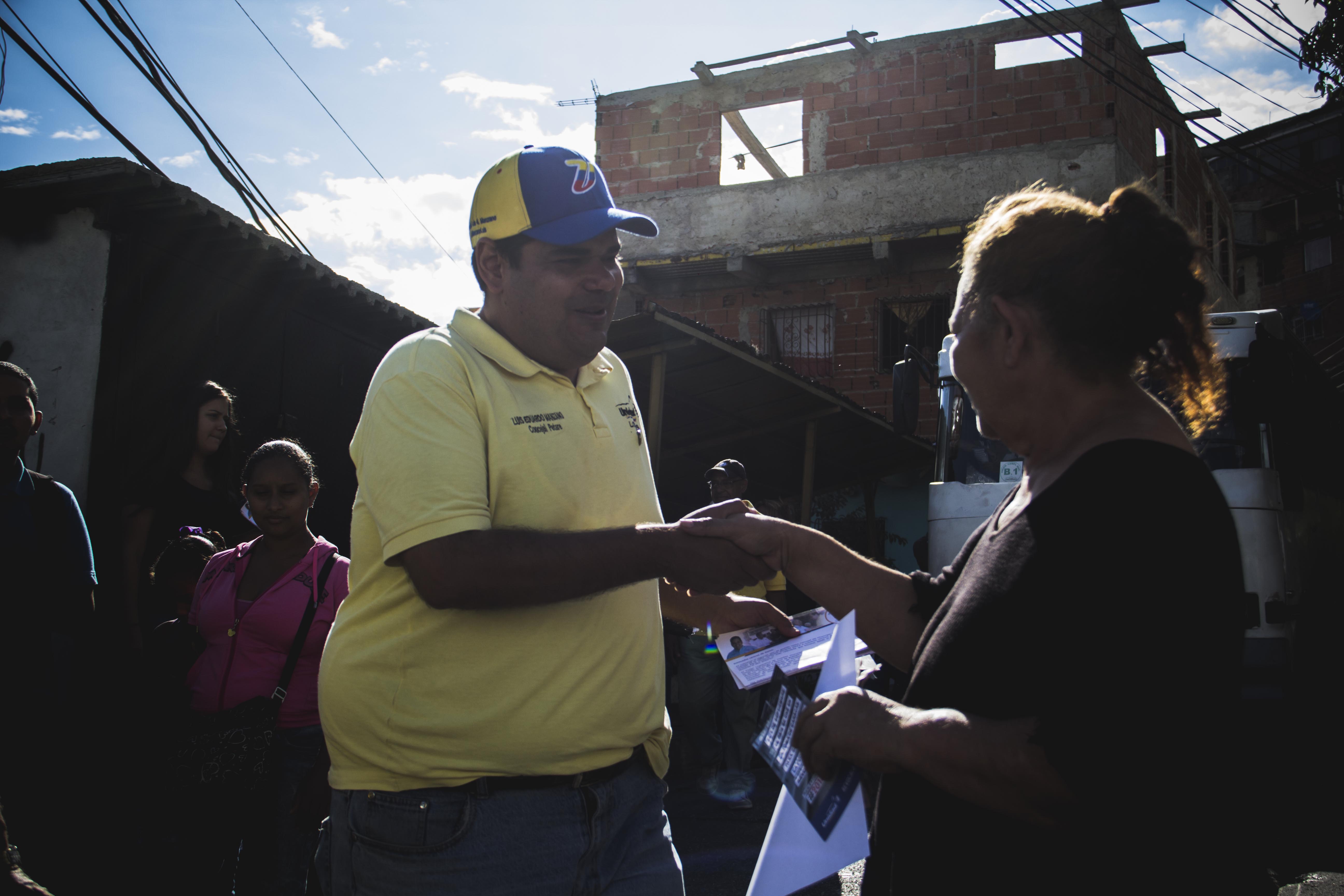 Concejal Manzano: Los barrios de Petare están con el Revocatorio Presidencial