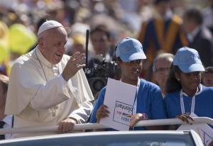 El papa invita a rezar por Brasil “en este momento triste”