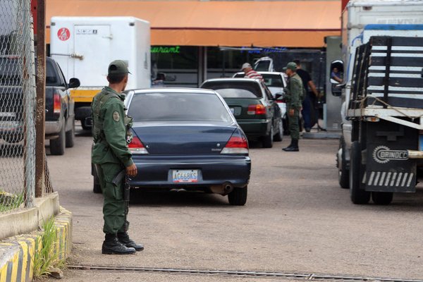 Estaciones de servicio del Táchira fueron militarizadas este lunes