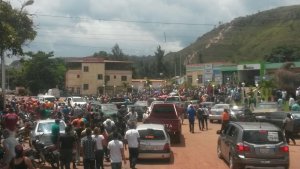 El pueblo de Santa Elena de Uairen continúa en las calles protestando contra la inseguridad