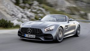 Te presentamos el Mercedes AMG-GT: Un deportivo que cambia de modelo con la velocidad (Fotos)