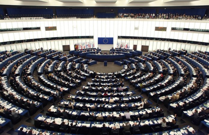 Eurodiputados piden que Unión Europea actúe para ayudar a presos europeos en Venezuela