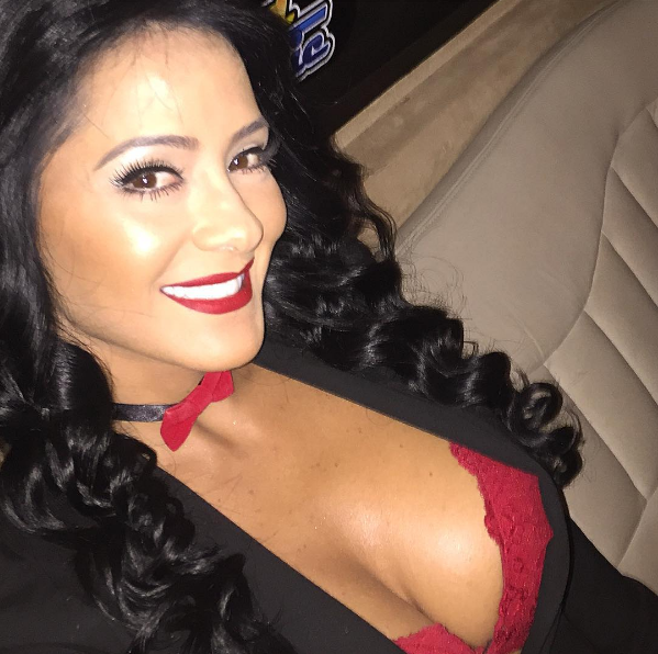 Norkys Batista dejó sus senos al descubierto para celebrar el Día de la Raza y explotó Instagram