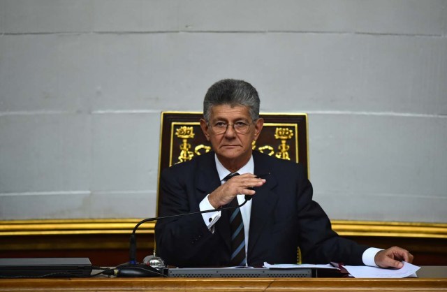 Henry Ramos Allup, presidente de la AN (Foto AFP)