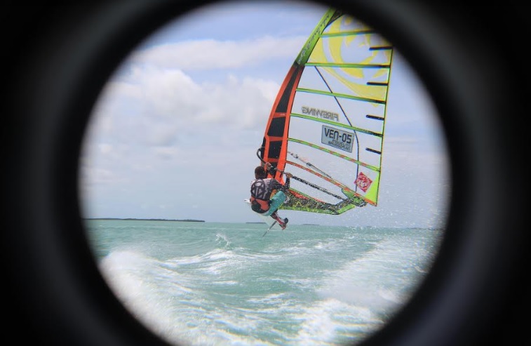 El windsurfista venezolano Miguelito Bruggeman competirá en el “Miami Slalom Open”