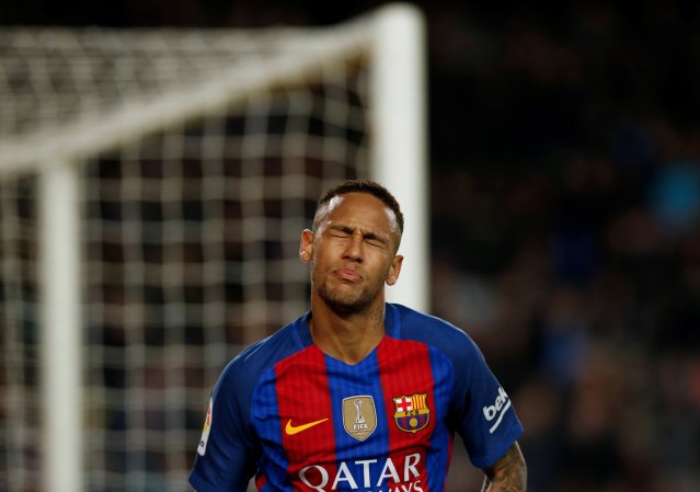 Football Soccer - Barcelona v Malaga - Spanish La Liga Santander - Camp Nou stadium, Barcelona, Spain - 19/11/16. Barcelona's Neymar reacts. REUTERS/Albert Gea