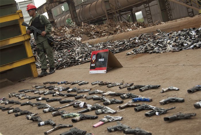 Al menos 16 toneladas de armas serán fundidas y utilizadas para construcción de monumentos